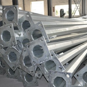 Galvanisierter Lichtmast mit Grundplatte